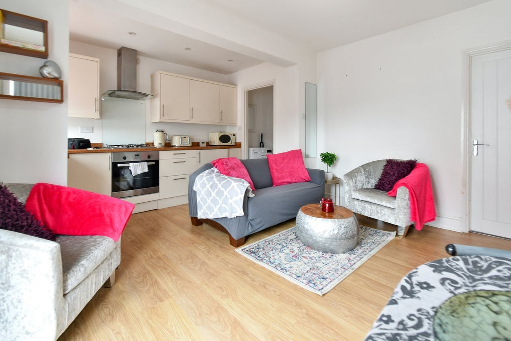 Property photo 2 of 17