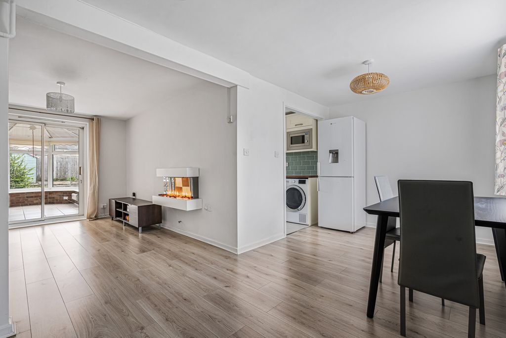 Property photo 2 of 23 3376970