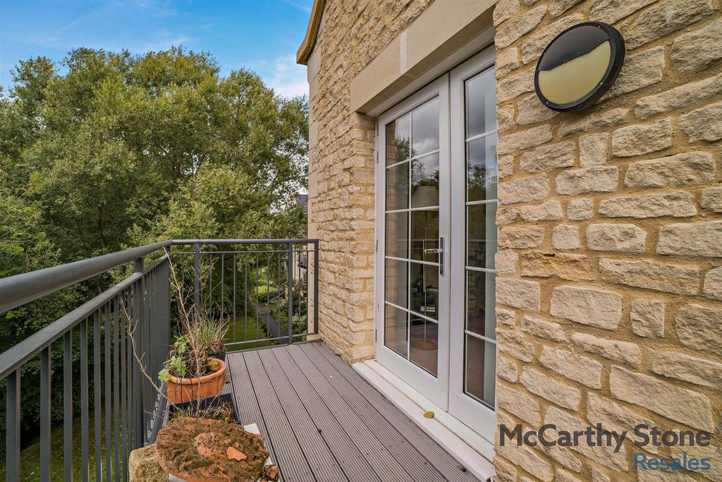 Property photo 2 of 16 Balcony
