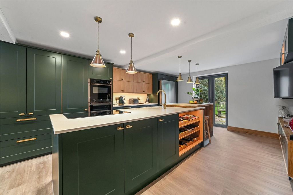 Property photo 2 of 43 Picture No. 56