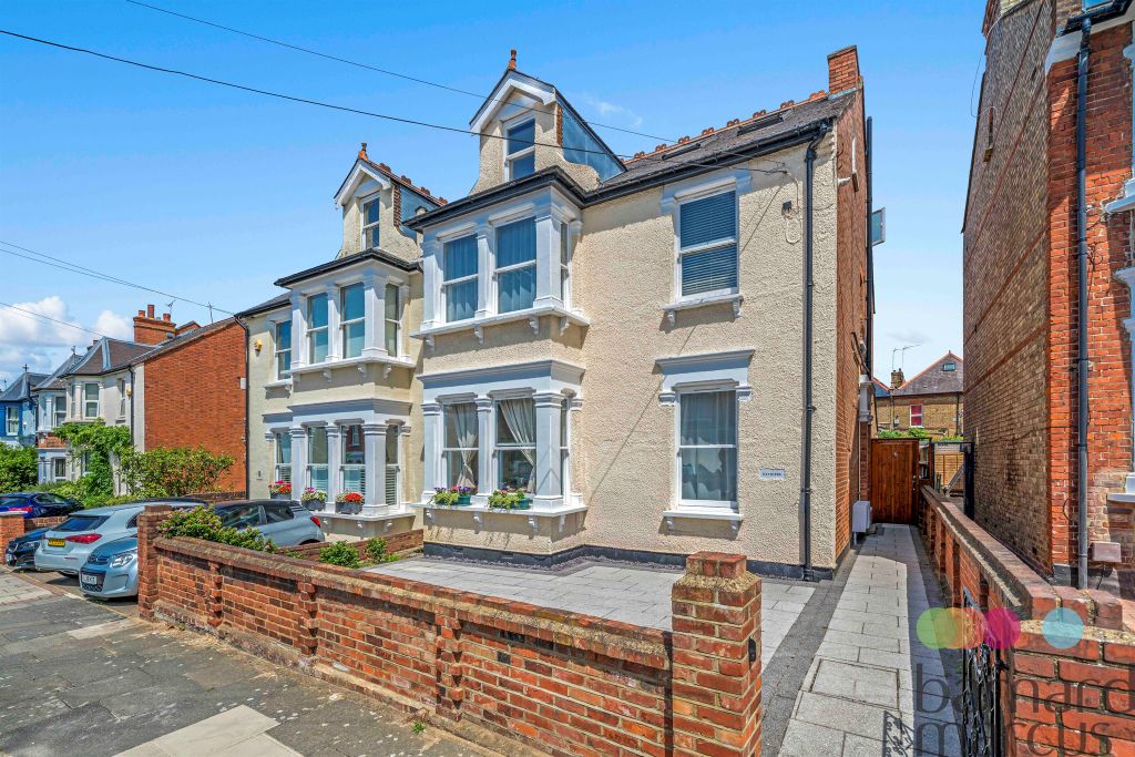Property photo 1 of 33