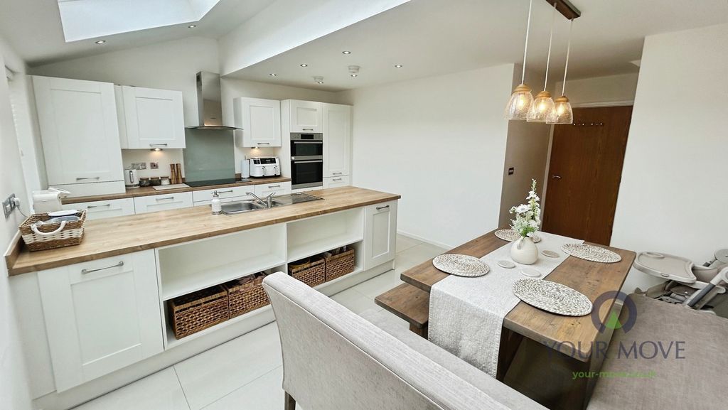 Property photo 3 of 17 Pbox-Img.Jpg