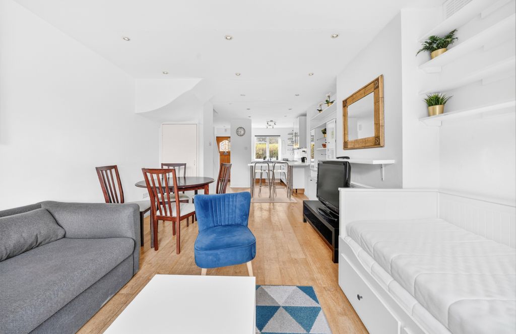 Property photo 3 of 19