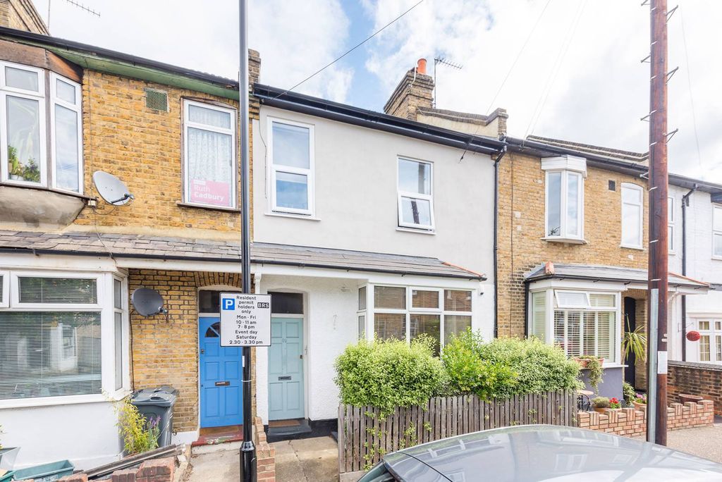 Property photo 1 of 8