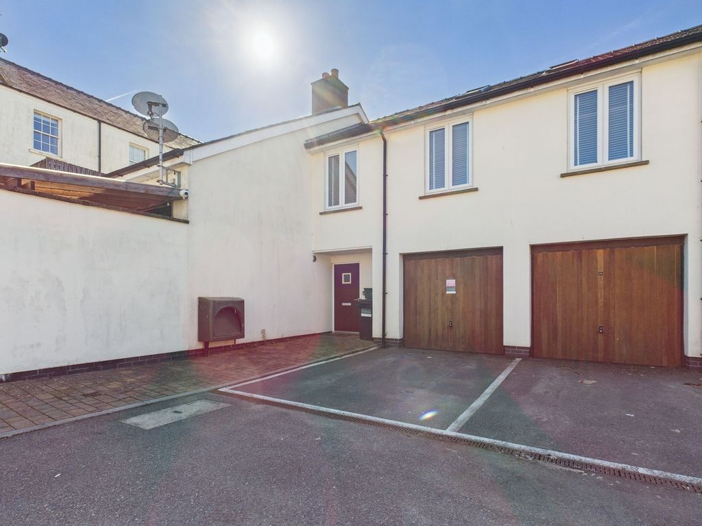 Property photo 1 of 12 Coach House Cambrian