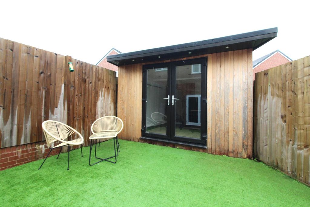 Property photo 2 of 27 Rear Garden