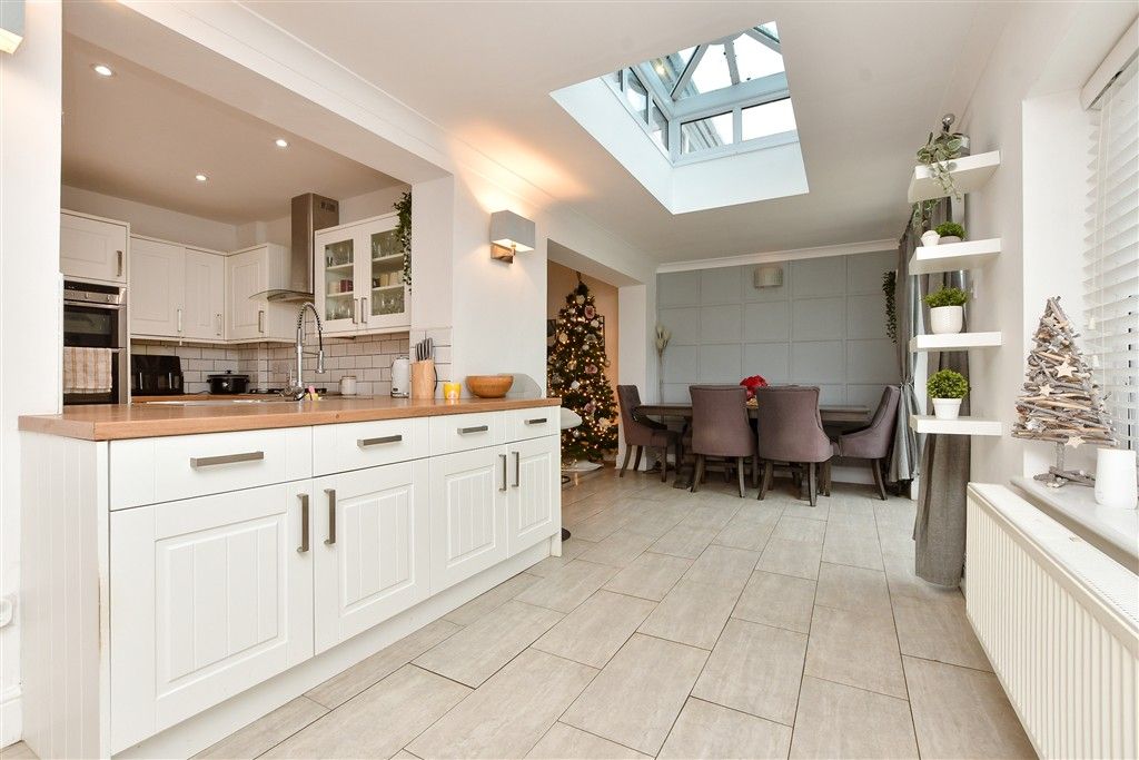 Property photo 1 of 11 Dining Area