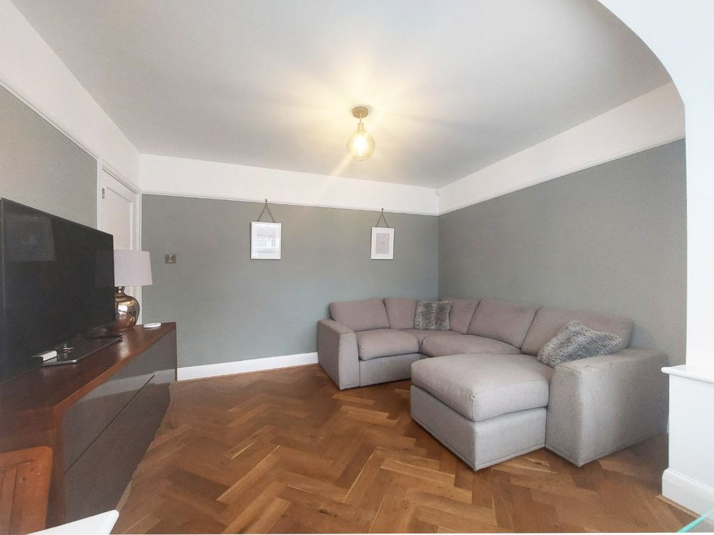 Property photo 3 of 15 4569233