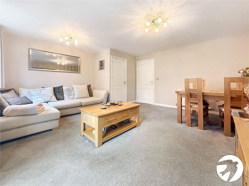 Property photo 1 of 11 Lounge