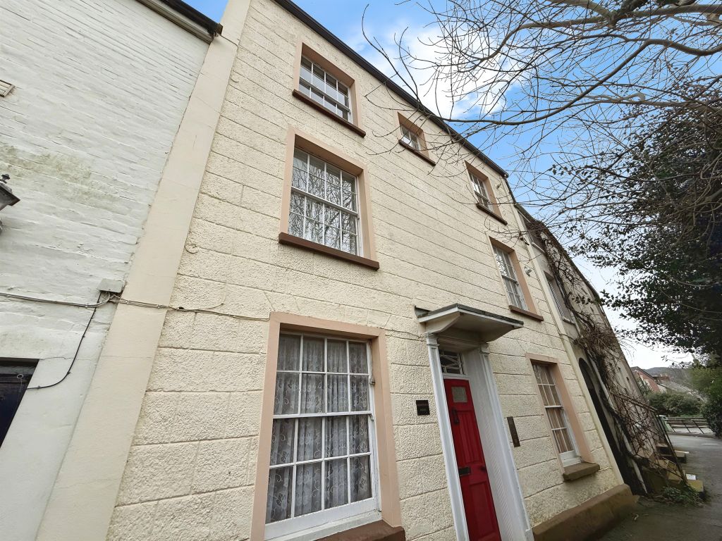Property photo 1 of 16