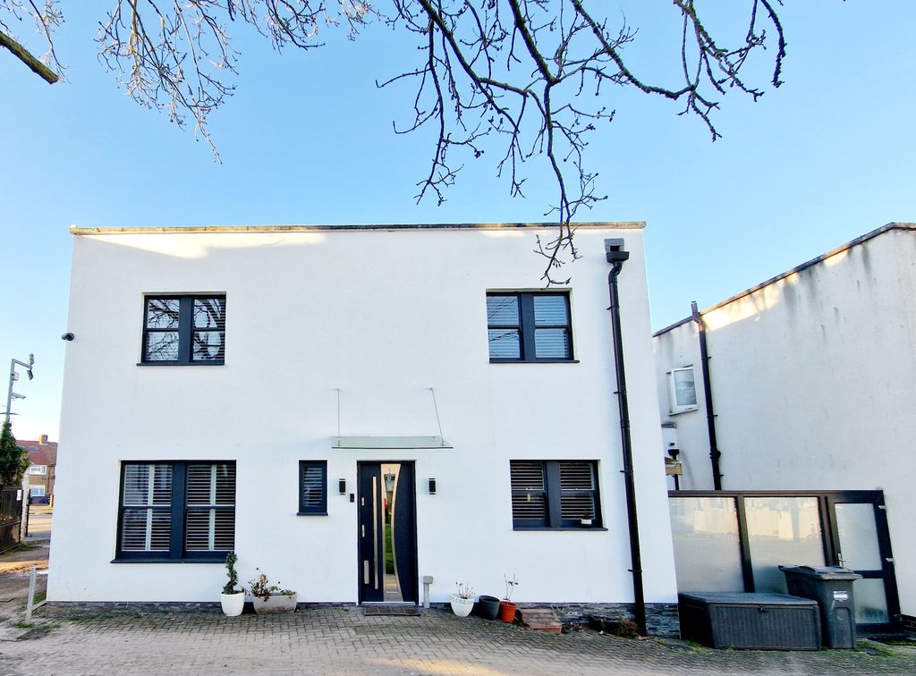 Property photo 1 of 21