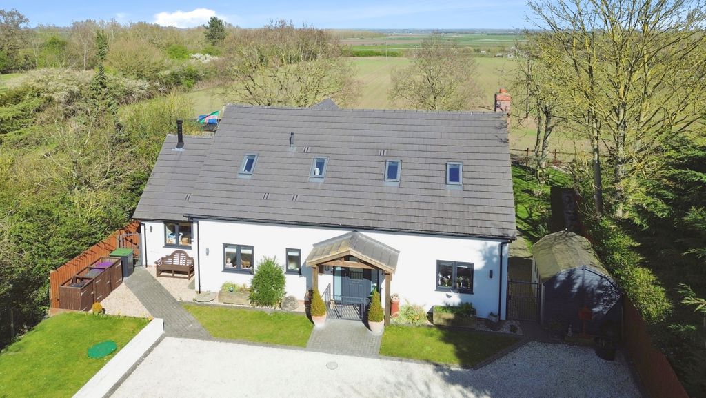 Property photo 2 of 26