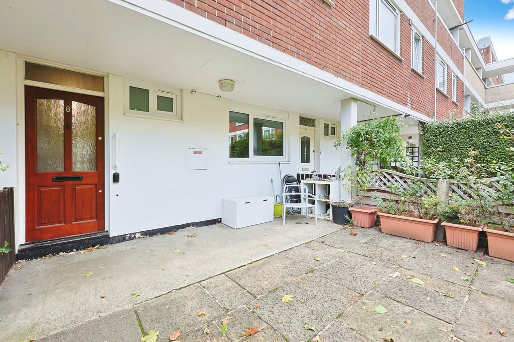 Property photo 2 of 20