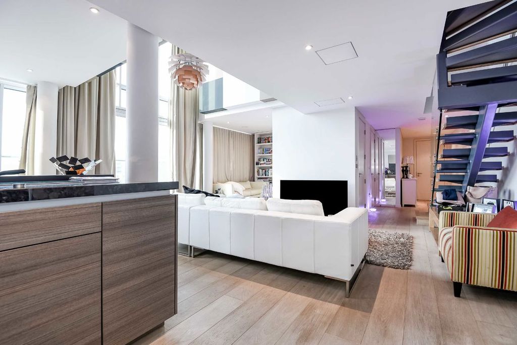 Property photo 2 of 8