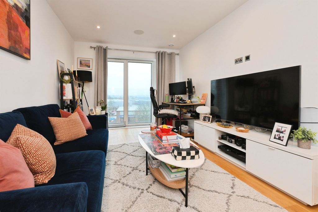 Property photo 3 of 13