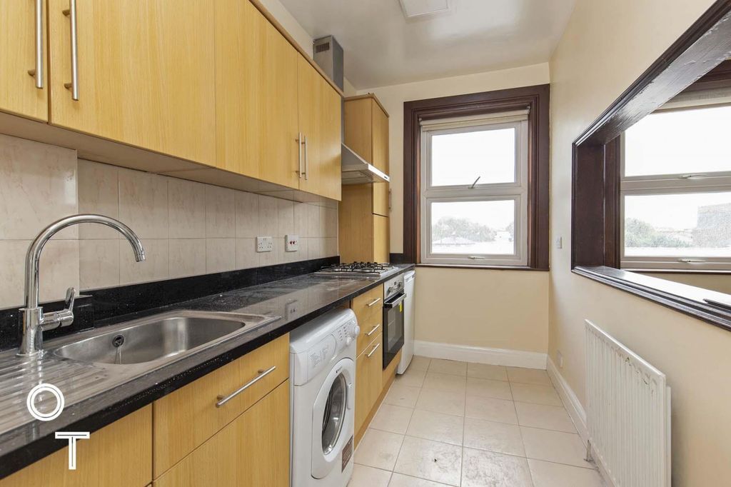 Property photo 3 of 7 3