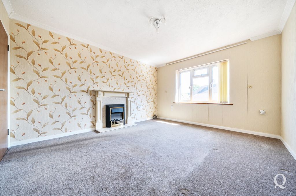Property photo 2 of 16 72d614Df-E36d-451...