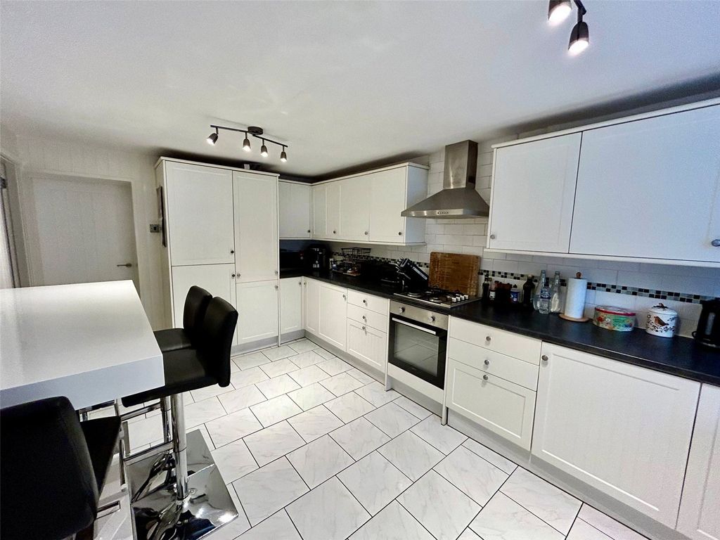 Property photo 3 of 14 Dining Kitchen