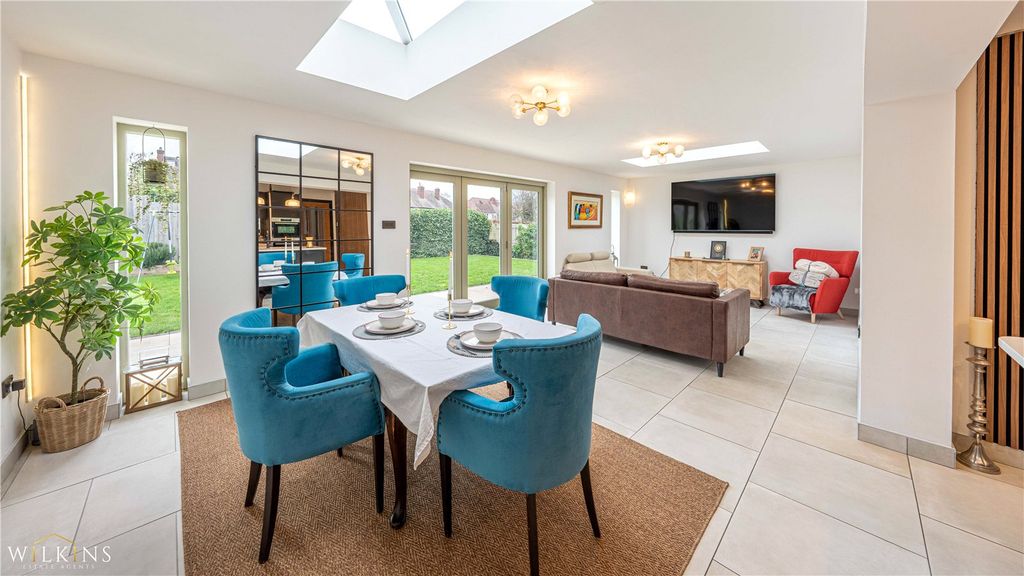 Property photo 3 of 43 Picture No. 32