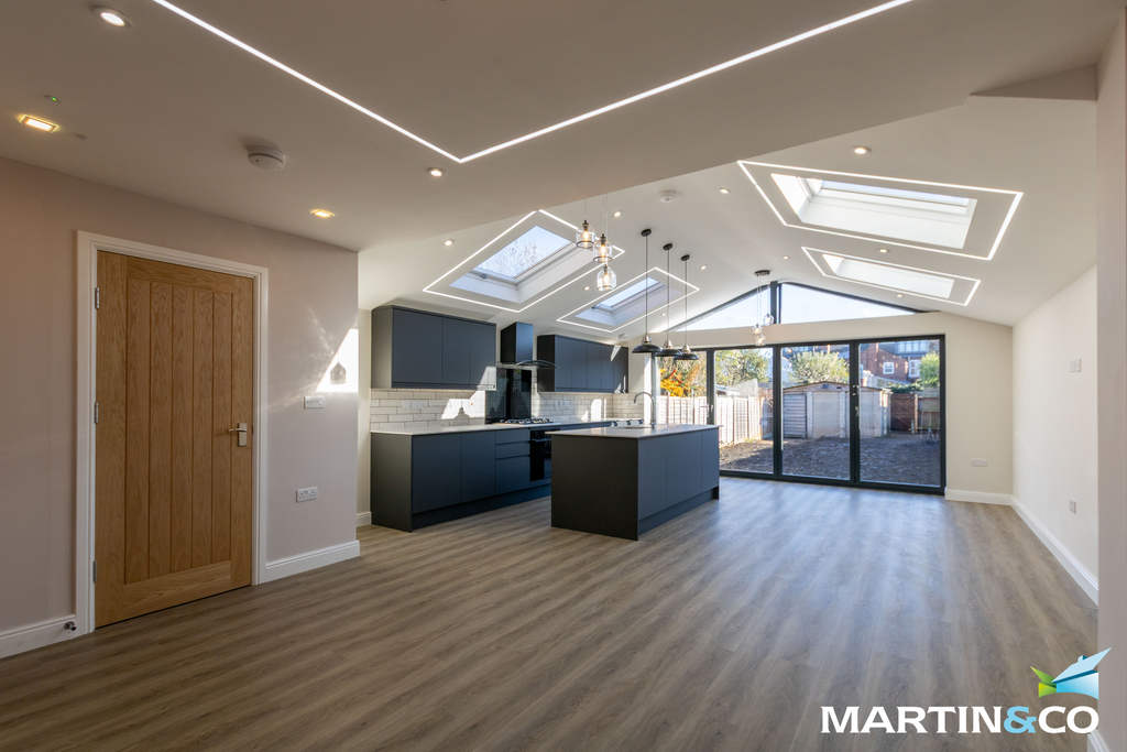 Property photo 3 of 19 Picture14