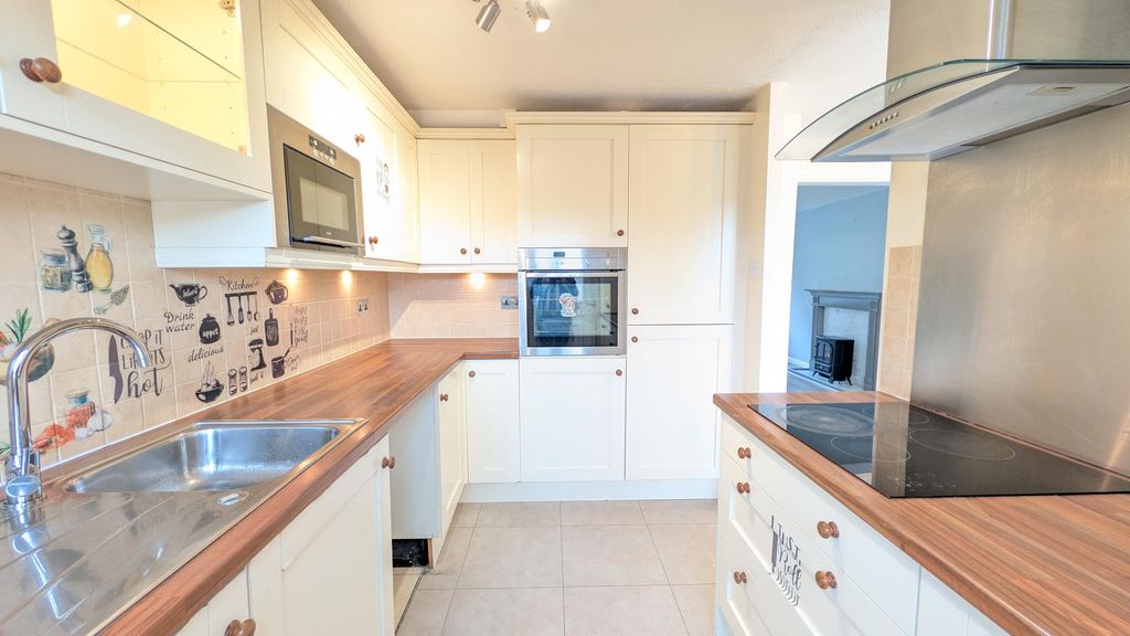 Property photo 3 of 14