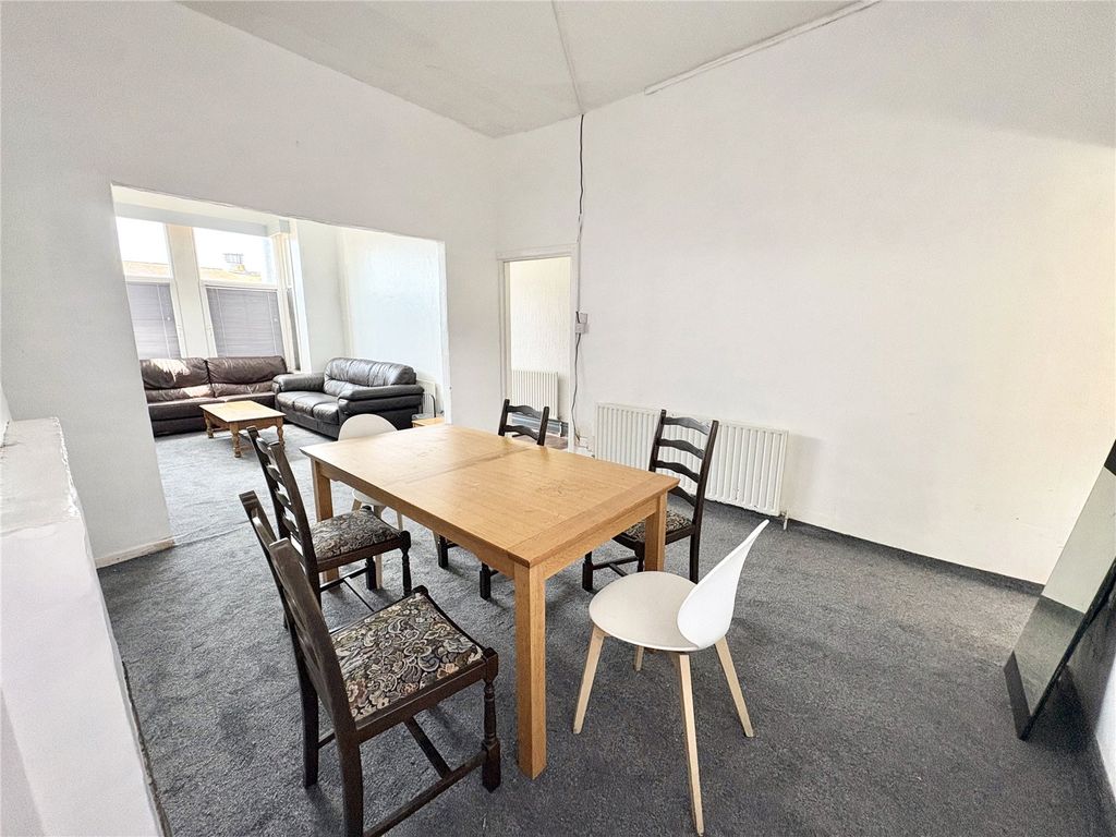 Property photo 3 of 12 Picture No. 02