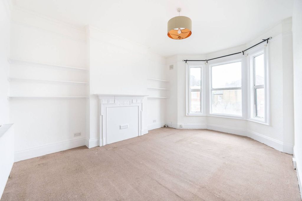 Property photo 2 of 9