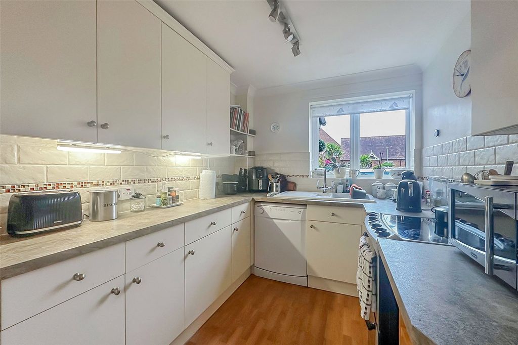 Property photo 2 of 15 Picture No. 20