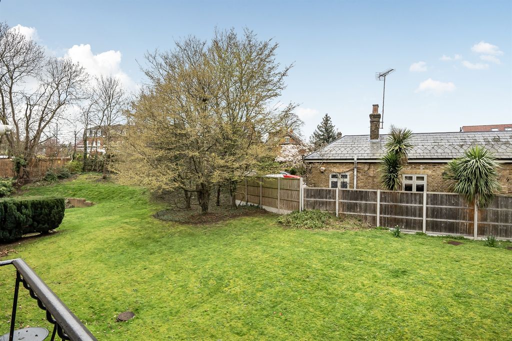 Property photo 2 of 10