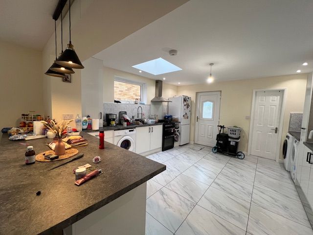 Property photo 2 of 9 Image