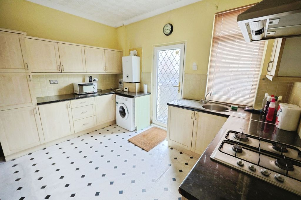 Property photo 3 of 8 Pbox-Img.Jpg