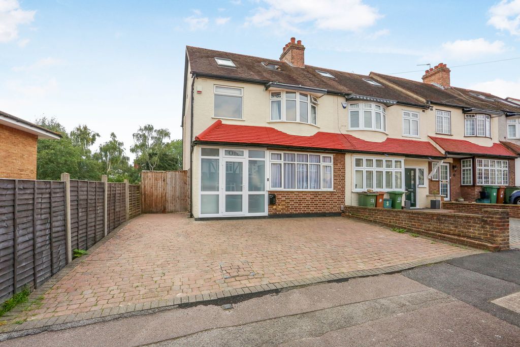 Property photo 1 of 32