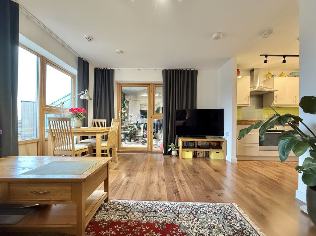 Property photo 3 of 21