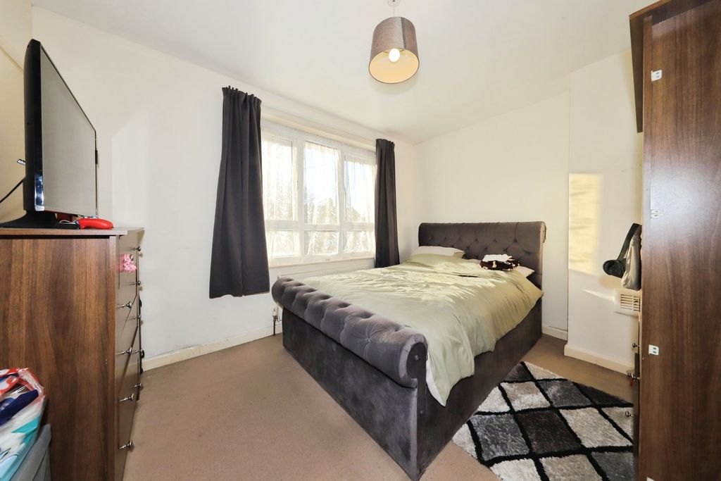 Property photo 2 of 16 Photo