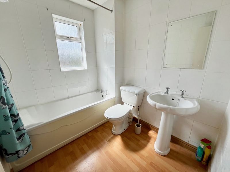 Property photo 3 of 13 Bathroom
