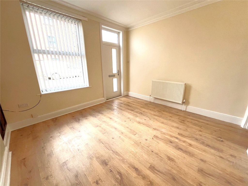 Property photo 2 of 14 Picture No. 04