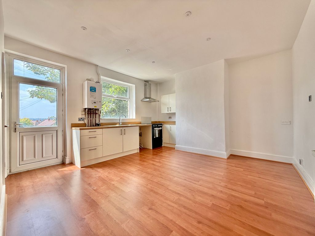 Property photo 3 of 10 Kitchen Dining Room