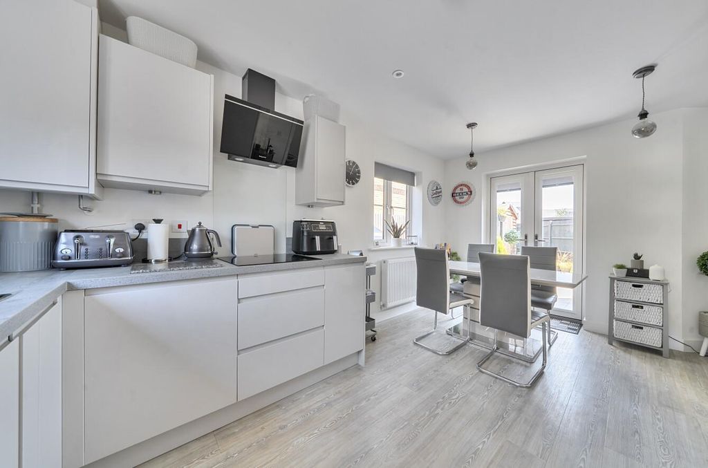 Property photo 3 of 20 1483617-17-6A3d54c82343A.Jpg