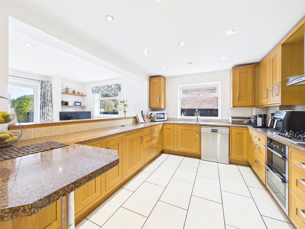 Property photo 2 of 21 Picture No. 10