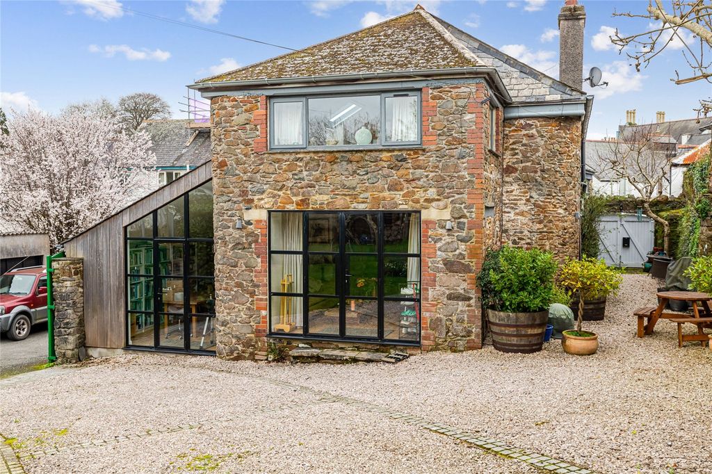 Property photo 1 of 17 Front Elevation