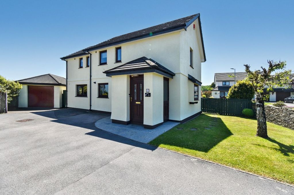 Property photo 1 of 18