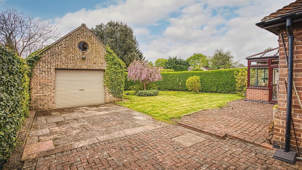 Property photo 2 of 17