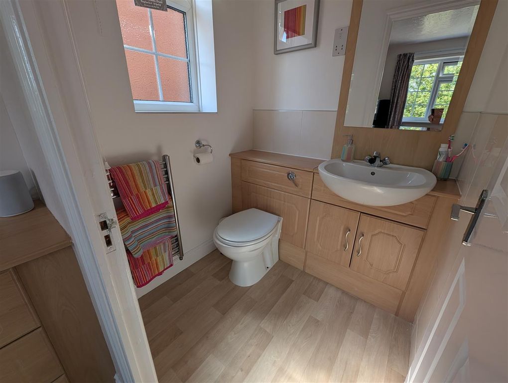 Property photo 3 of 20 En-Suite