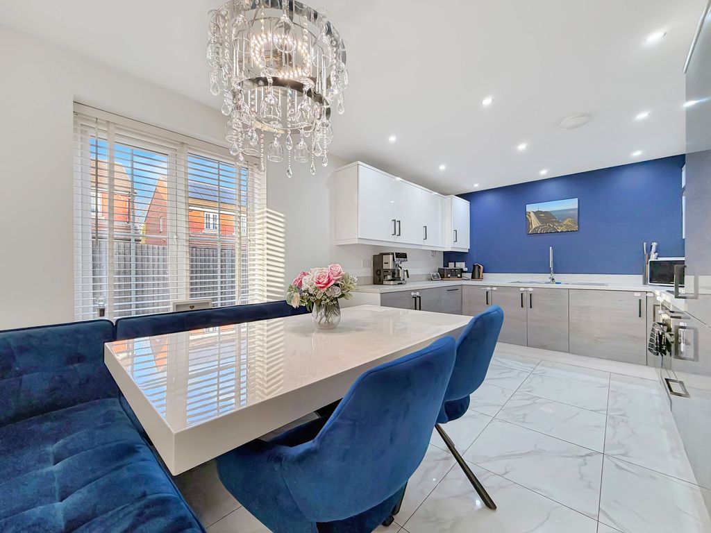 Property photo 2 of 37