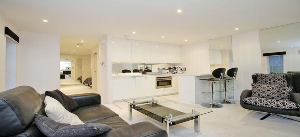 Property photo 1 of 9 Lounge/Kitchen