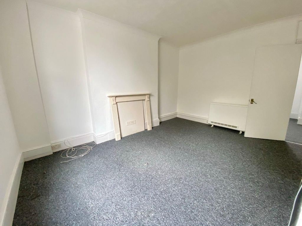 Additional image 4 of 1 bed flat to rentThurlow Road, Torquay TQ1
