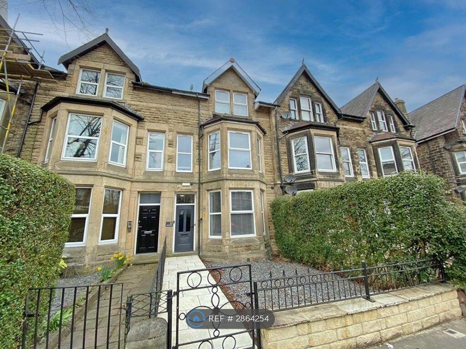 Property photo 1 of 18 Exterior