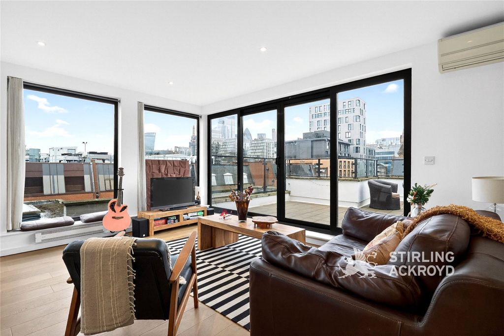 Property photo 3 of 20 Reception Room