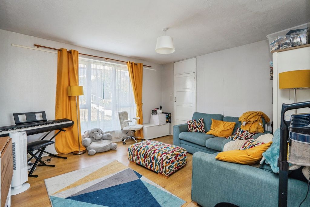 Property photo 2 of 21 Pbox-Img.Jpg
