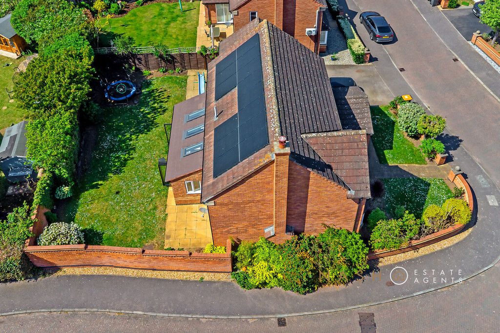 Property photo 3 of 32